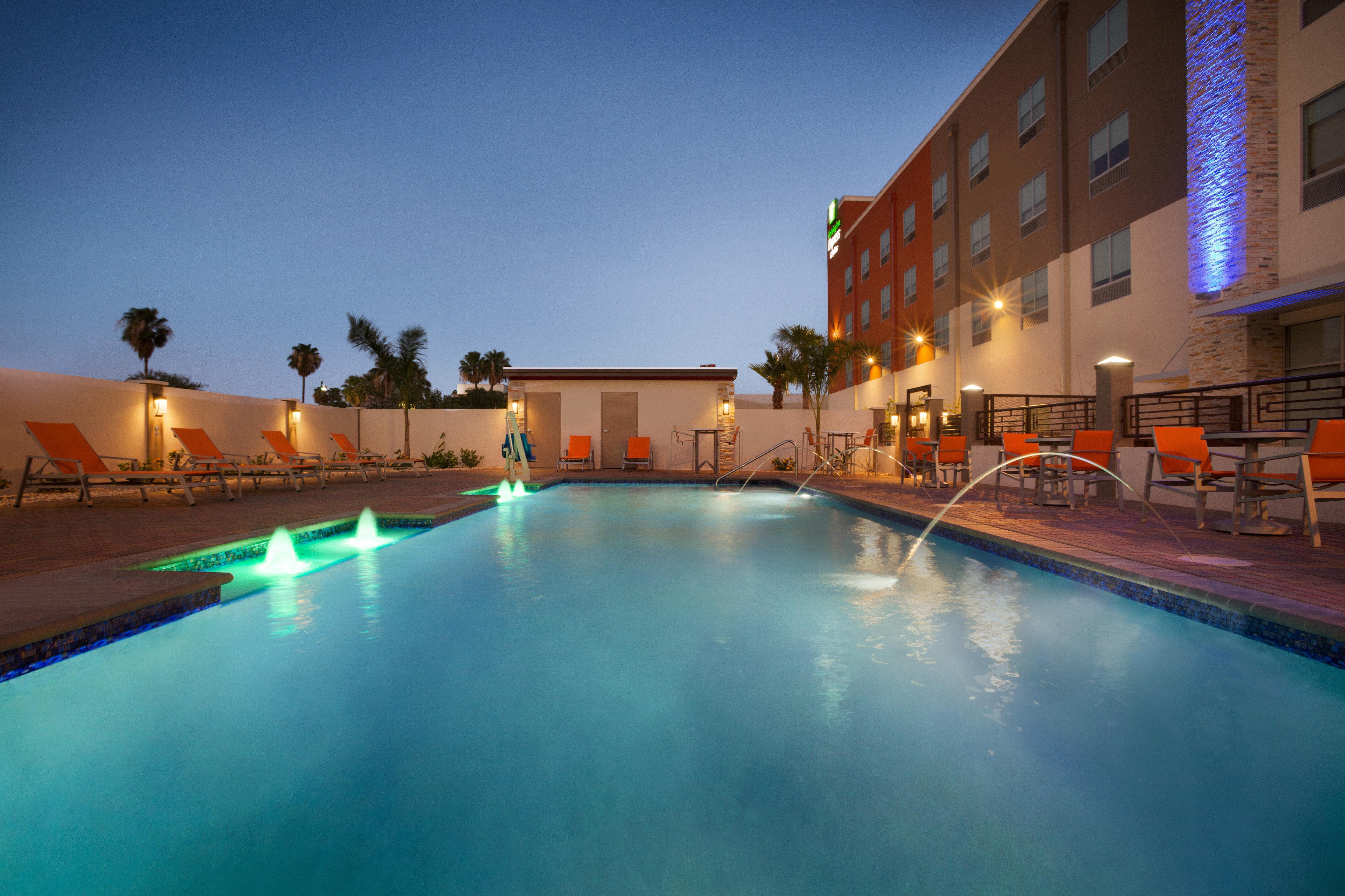 Holiday Inn Express & Suites - Mcallen - Medical Center Area By Ihg Esterno foto